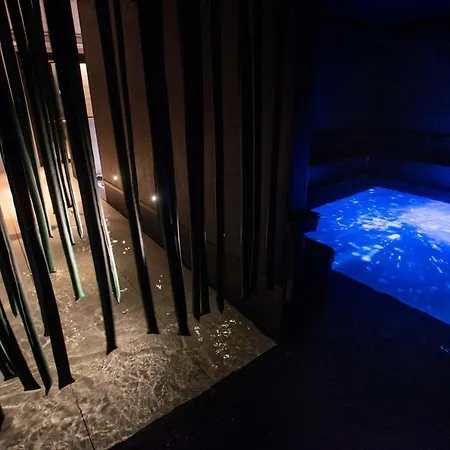 アルベルゴ カンティーン アシェリ ホテル ブラ