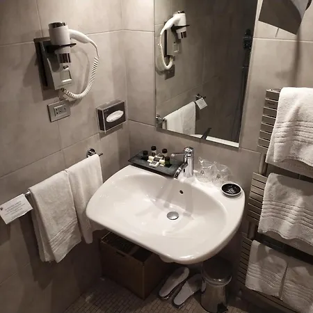 アルベルゴ カンティーン アシェリ ブラ