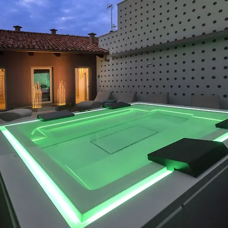 アルベルゴ カンティーン アシェリ ホテル ブラ