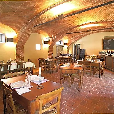 Cantine Ascheri מלון 4*