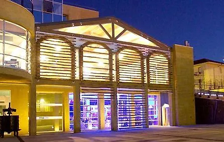 アルベルゴ カンティーン アシェリ ホテル ブラ