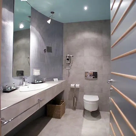 アルベルゴ カンティーン アシェリ ホテル ブラ