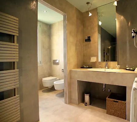 ホテル アルベルゴ カンティーン アシェリ