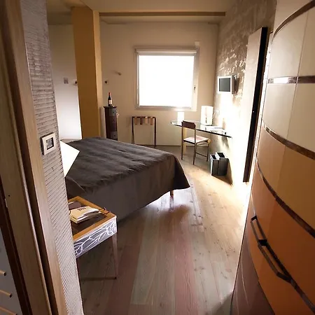 ホテル アルベルゴ カンティーン アシェリ 4*