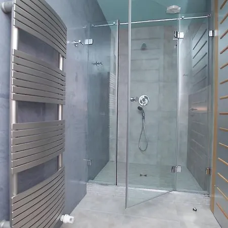 アルベルゴ カンティーン アシェリ ホテル 4*